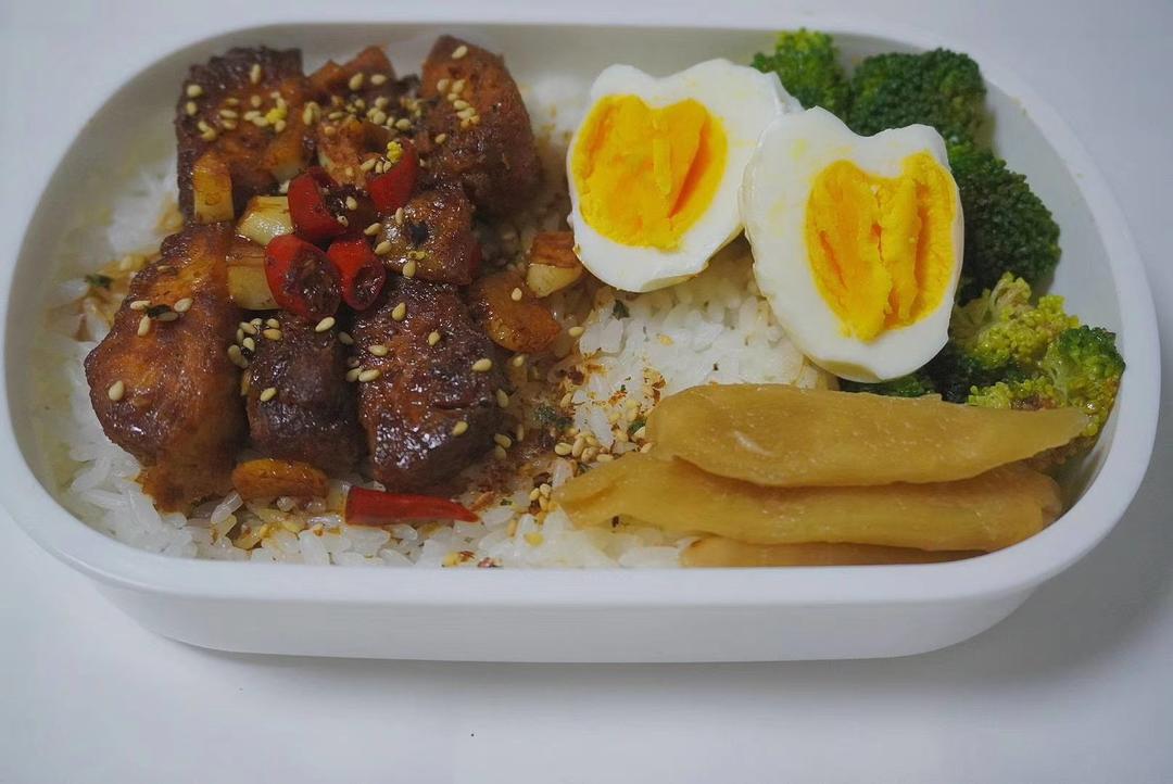 真的有魔力！这碗照烧巴沙鱼饭竟吃出了鳗鱼饭的口感~