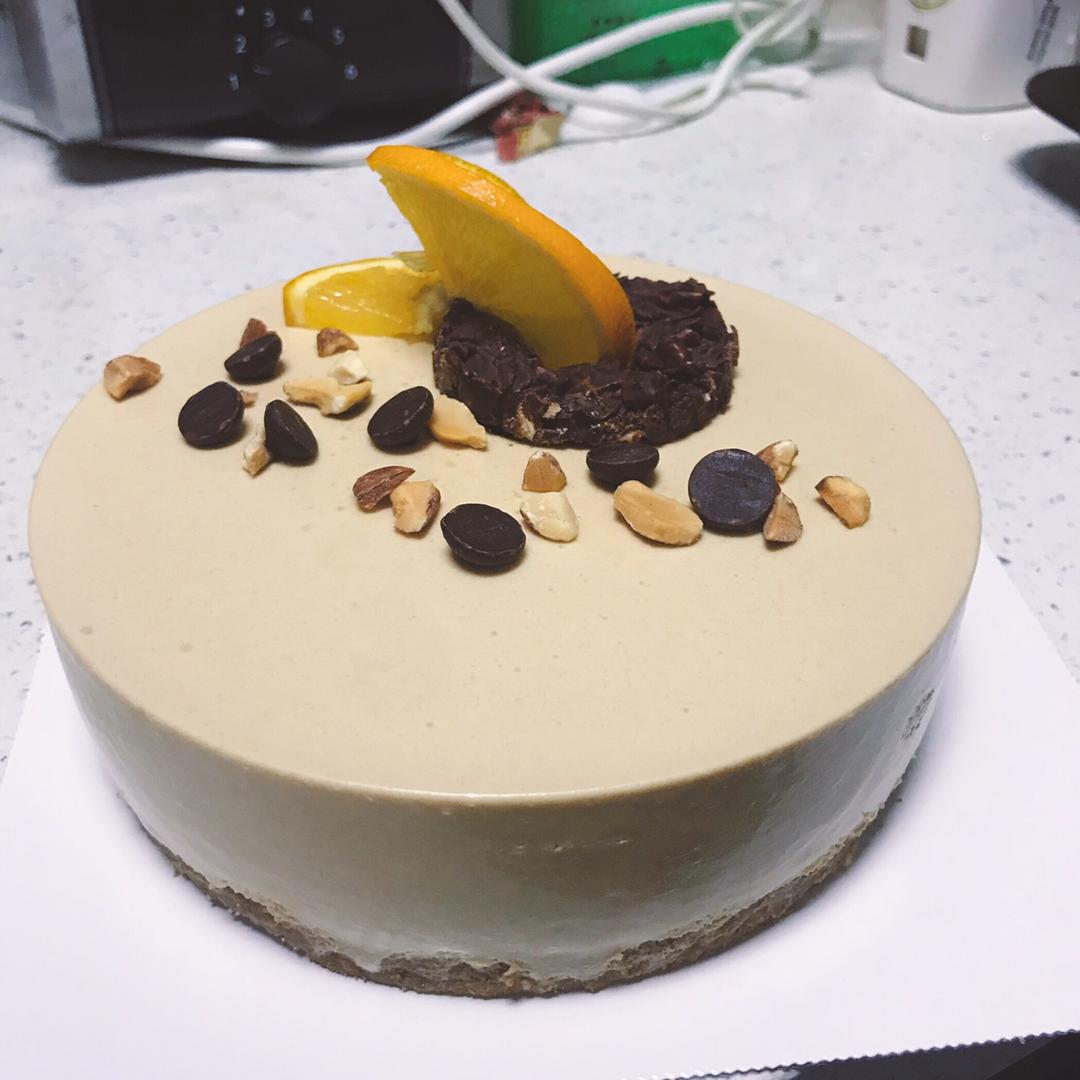 红茶牛奶慕斯佐杏仁巧克力脆片