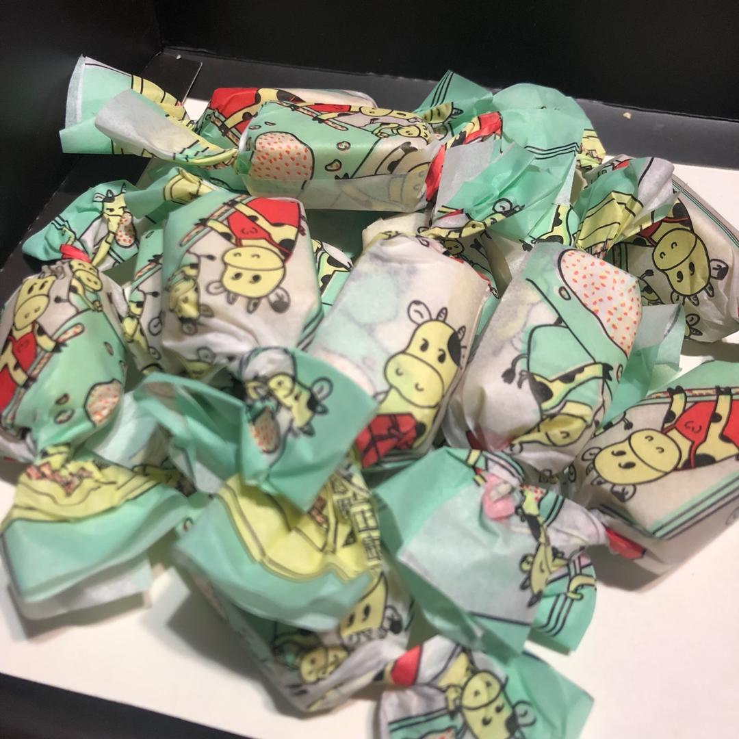 花生牛轧糖-蔓越莓牛扎糖