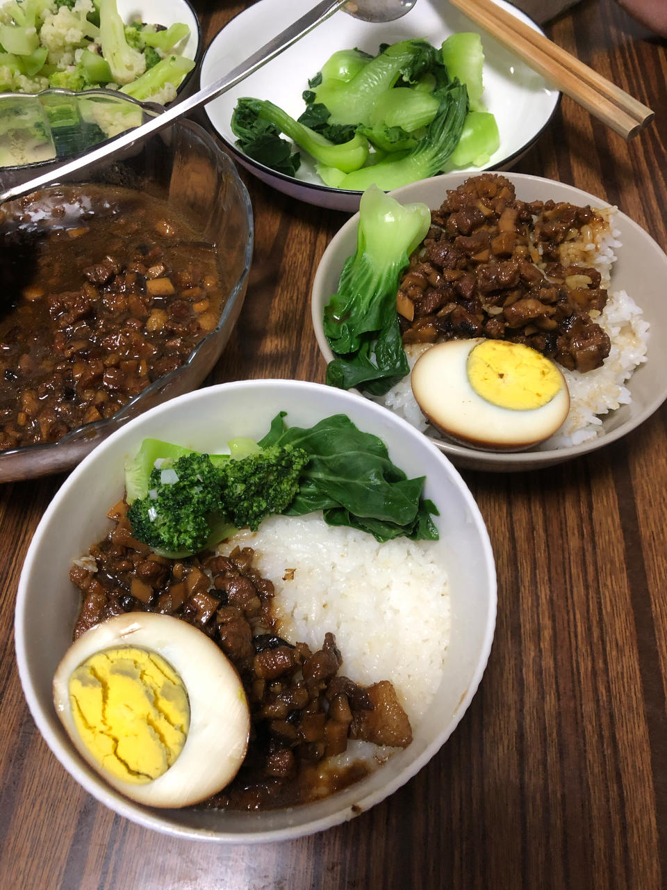 洋葱酥卤肉饭