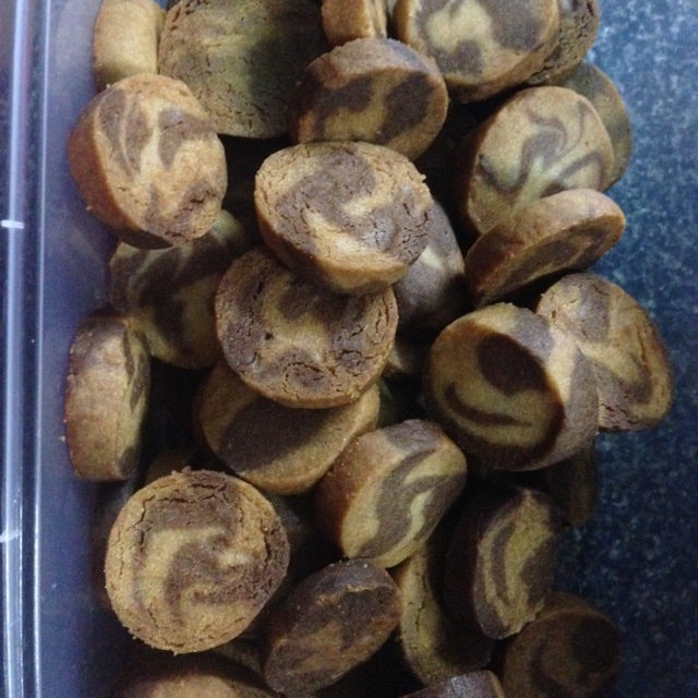 双色大理石纹饼干制作方法（花纹整形详细图解版）