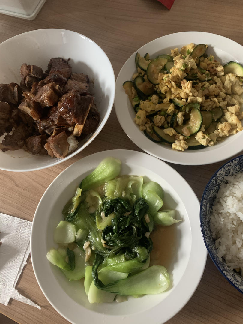 西葫芦炒鸡蛋(从不修图，拒绝夸张)