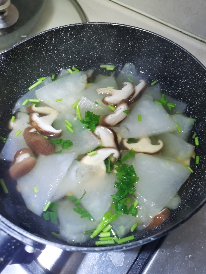 减脂汤 香菇冬瓜汤的做法 步骤3