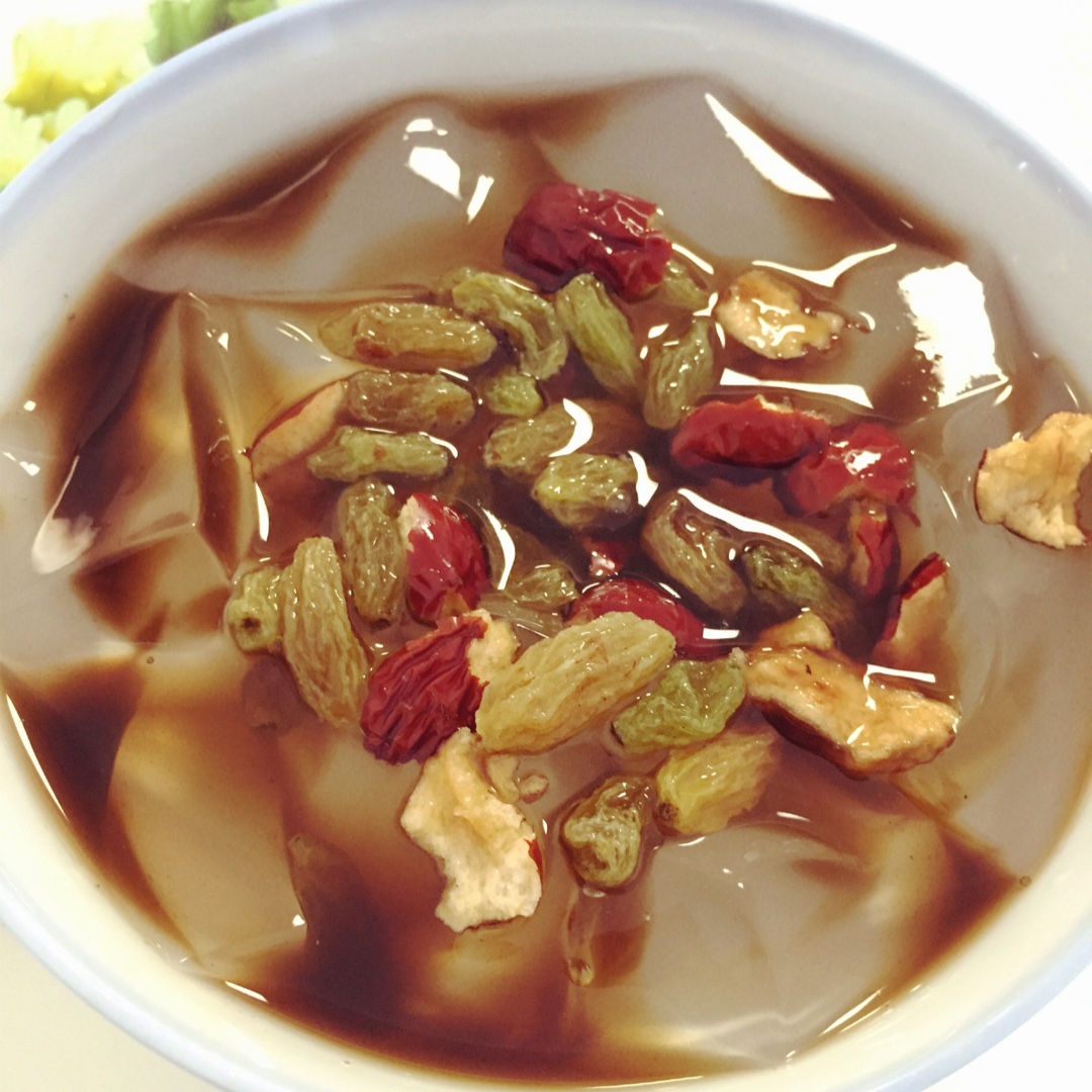 自制晶莹剔透、口感凉滑的——冰粉粉