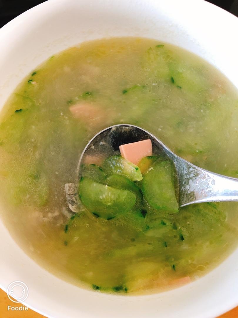 奶白鲜美的皮蛋黄瓜汤（简单便宜又好喝）