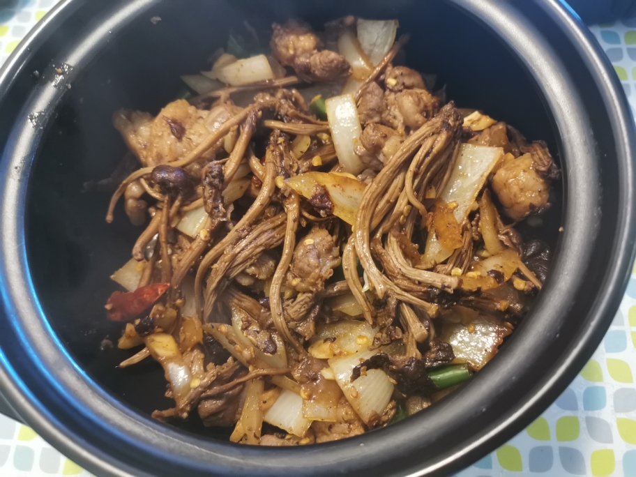 干锅茶树菇的做法 步骤7