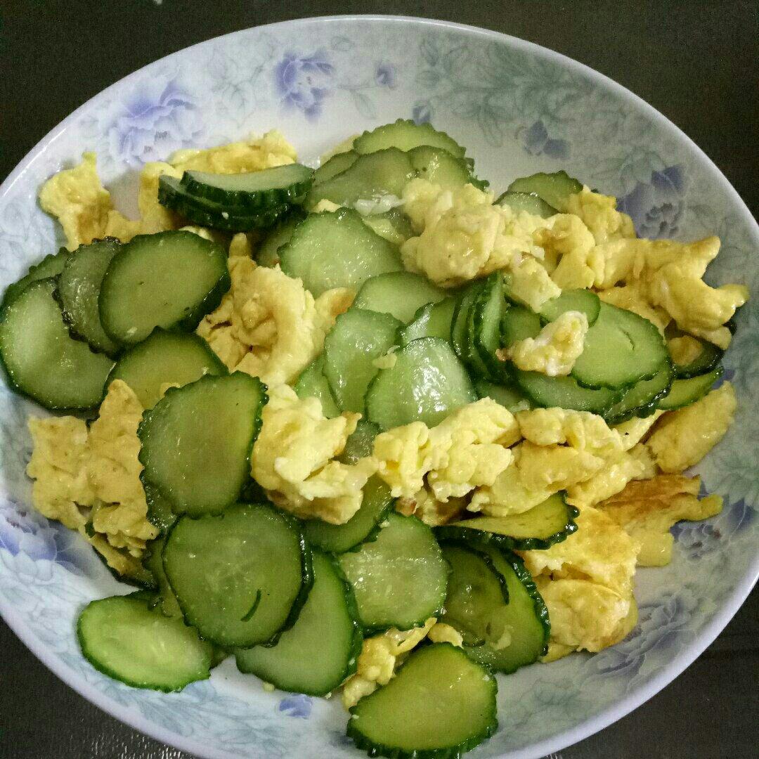 黄瓜片炒鸡蛋