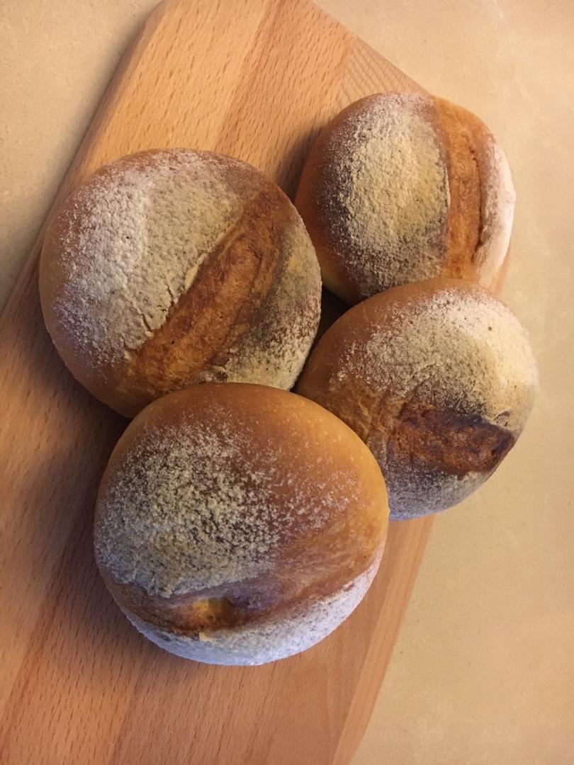外脆里软的法式餐前小面包