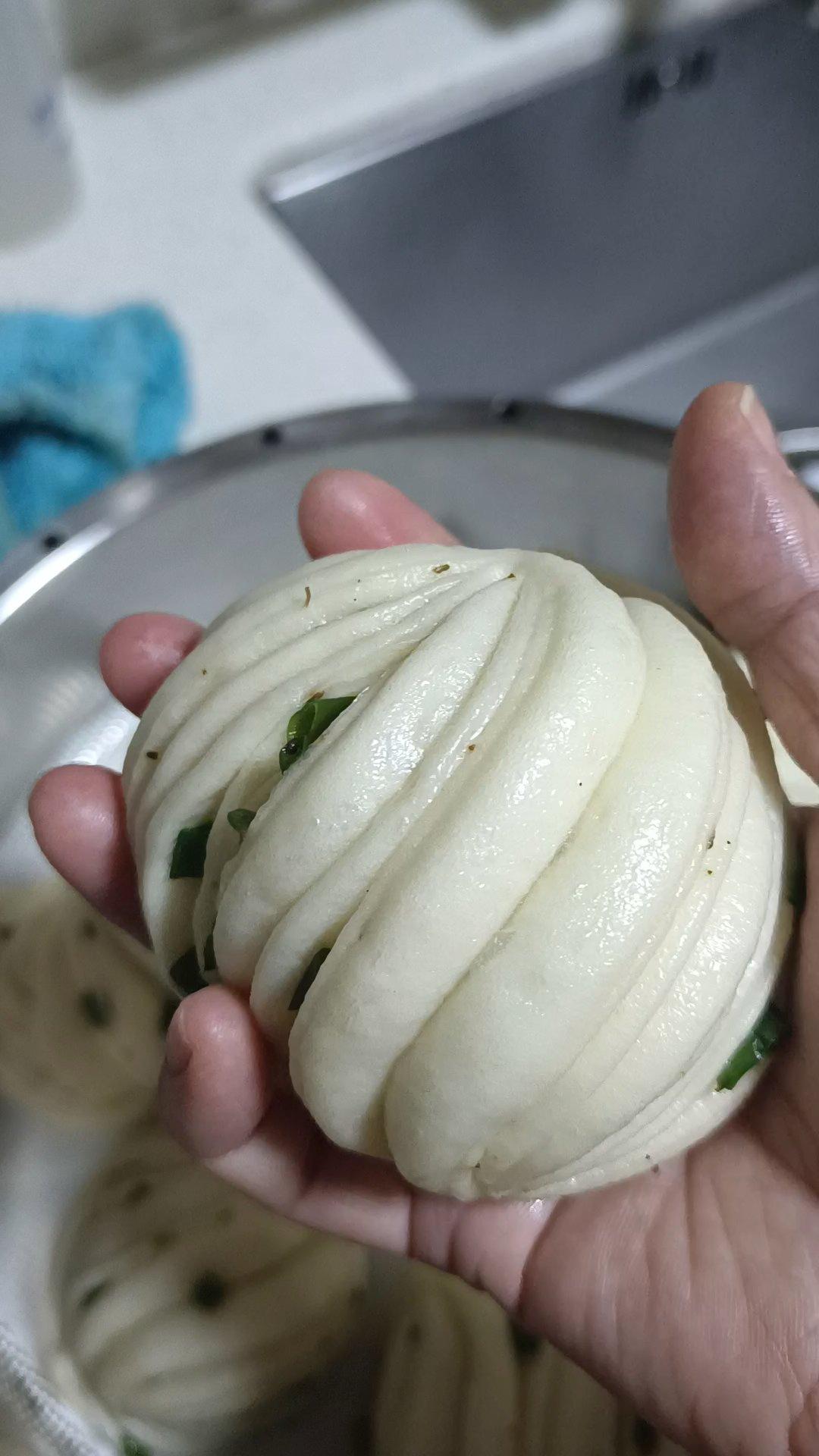 葱油花卷，一根筷子卷出漂亮的造型