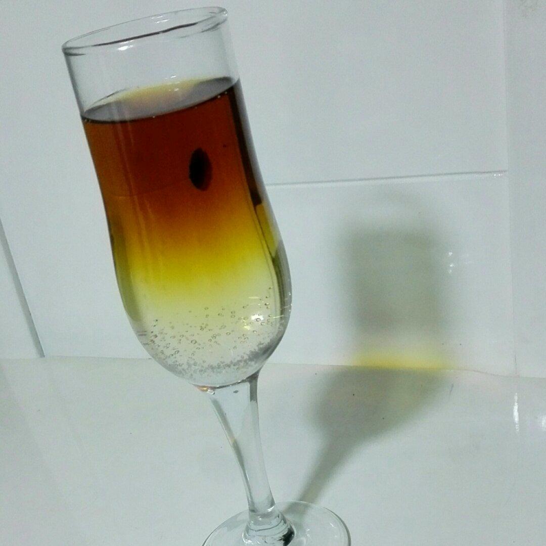 红酒加雪碧分层(红酒跟雪碧怎么分离)