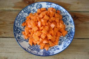 鸡丁萝卜拌饭的做法 步骤3