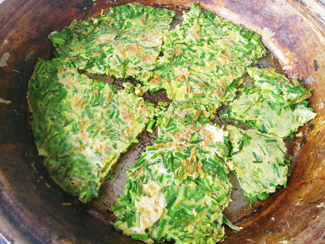 懒人韭菜馅饼，切一切，拌一拌，煎一煎就做好了