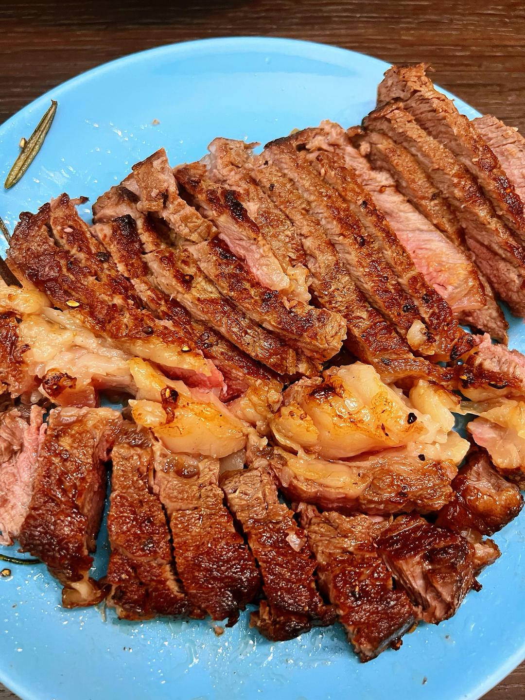 柔嫩多汁，烤箱烤出来的嫩烤牛排