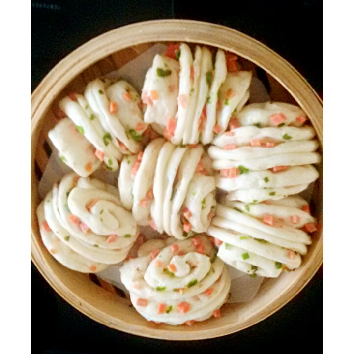 美一天-2做的最好吃的火腿葱香花卷—附让葱不变黄的小窍门