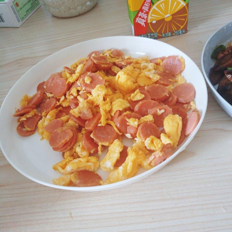 火腿肠炒鸡蛋