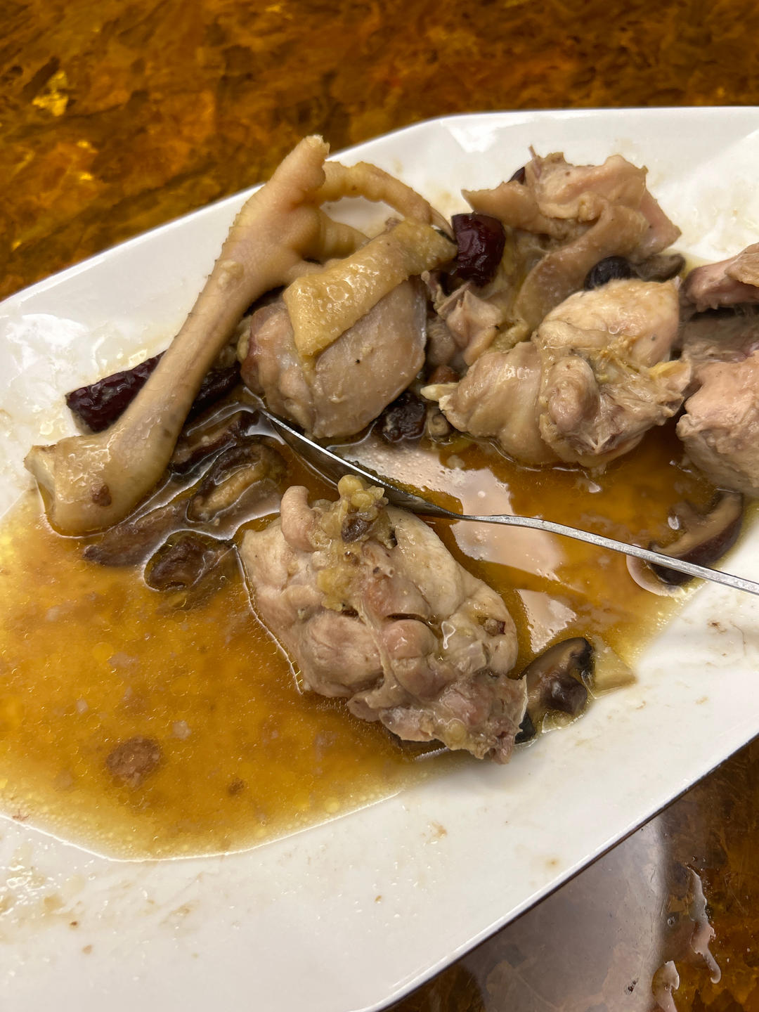 广式家常菜香菇蒸鸡，鲜嫩又方便百吃不厌