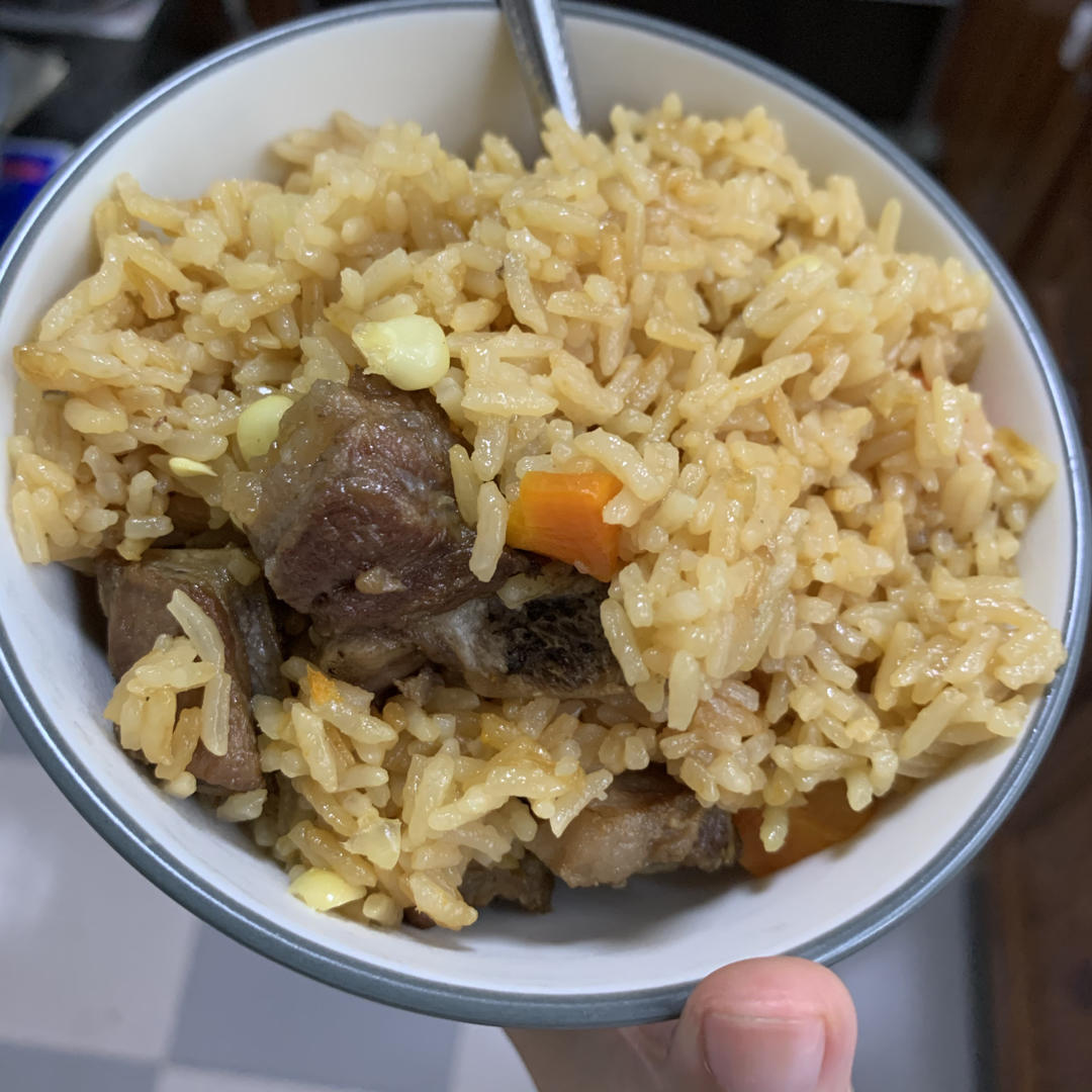 【排骨焖饭】