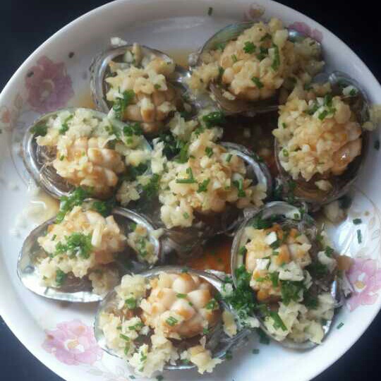 蒜蓉粉丝蒸鲍鱼