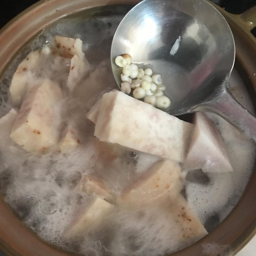 潮汕芡实芋头煲