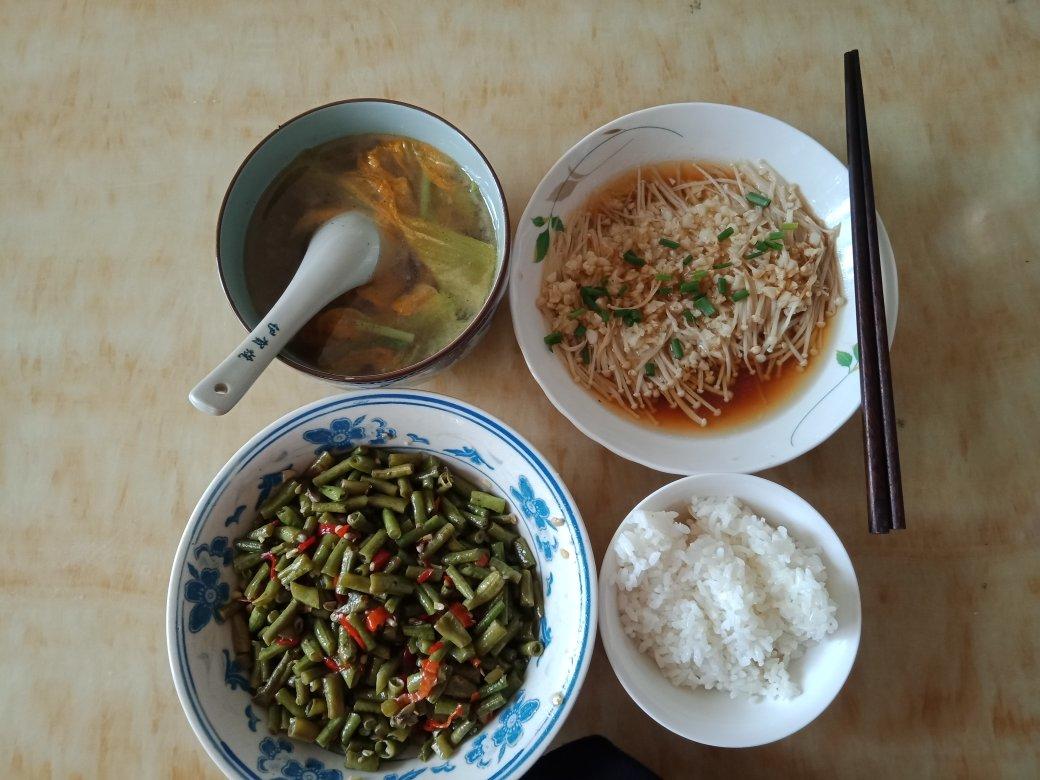 蒜蓉蒸金针菇