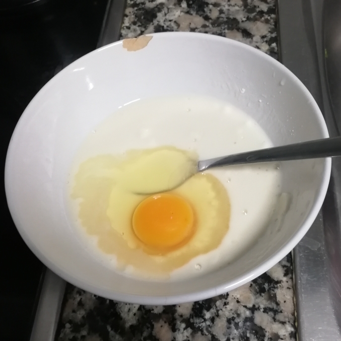 奶奶的绵软鸡蛋甜饼的做法 步骤2