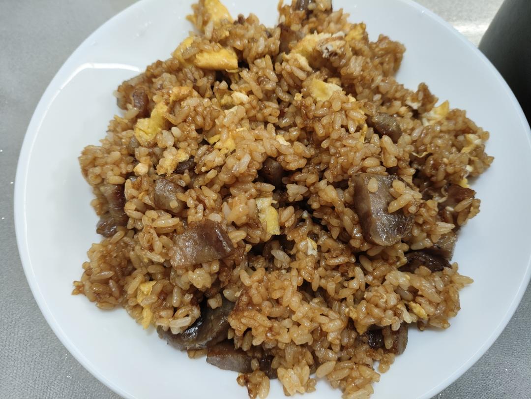 腊肠炒饭