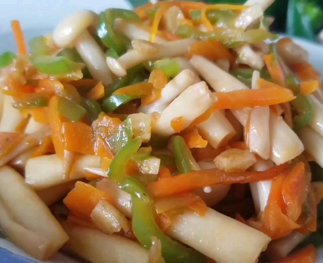 低脂低卡咋吃都不会胖的!!🥕🍄“青椒胡萝卜海鲜菇”的做法