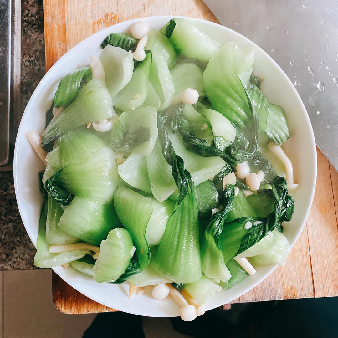白玉菇遇见小青菜