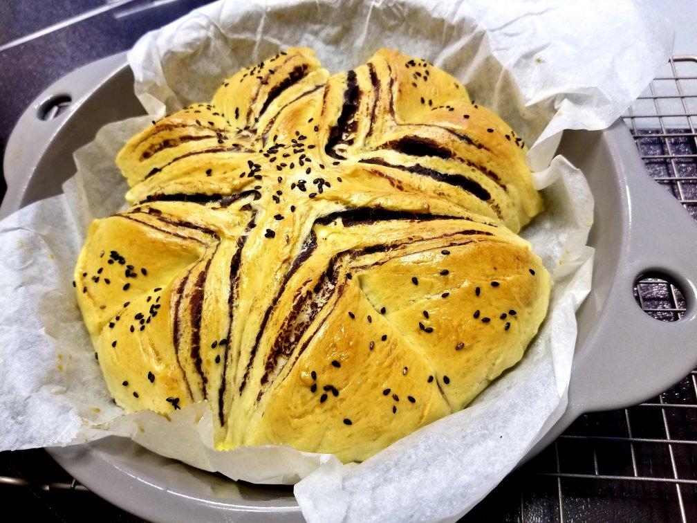 豆沙花式面包
