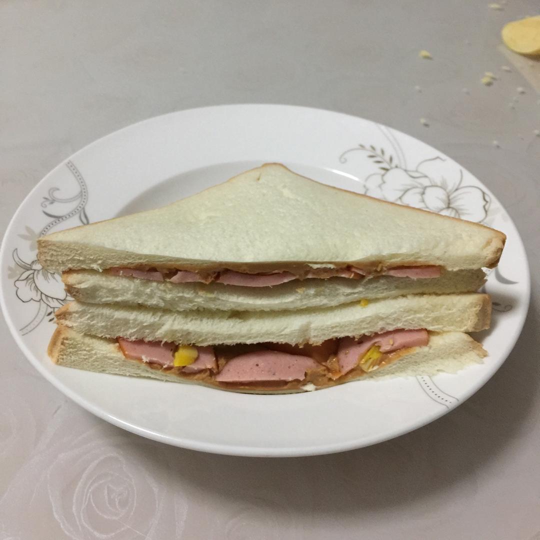 花生酱香蕉三明治