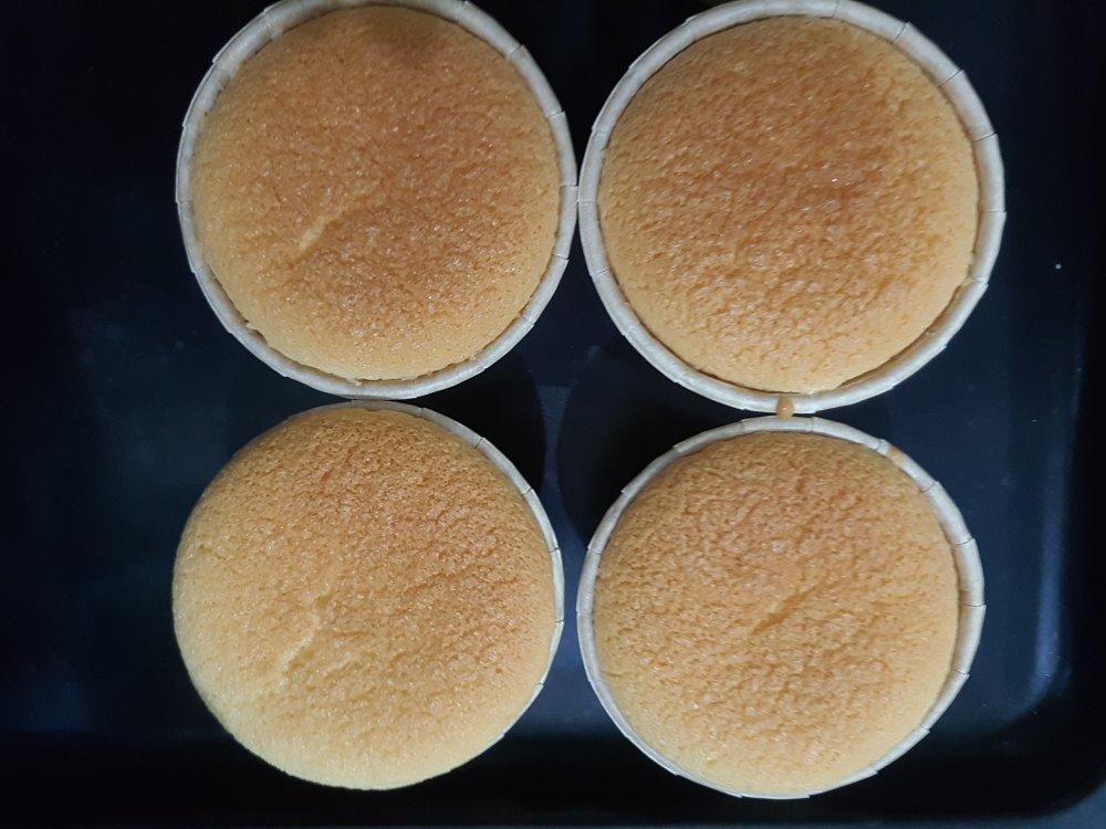 简单快速的海绵纸杯蛋糕