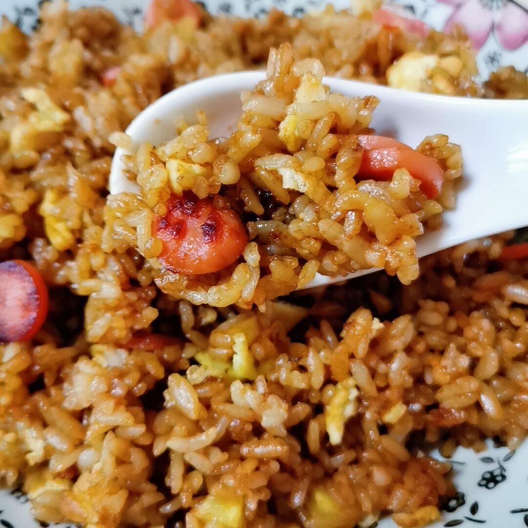 邻居抢着来我家吃土豆香肠炒饭，原来这么香！