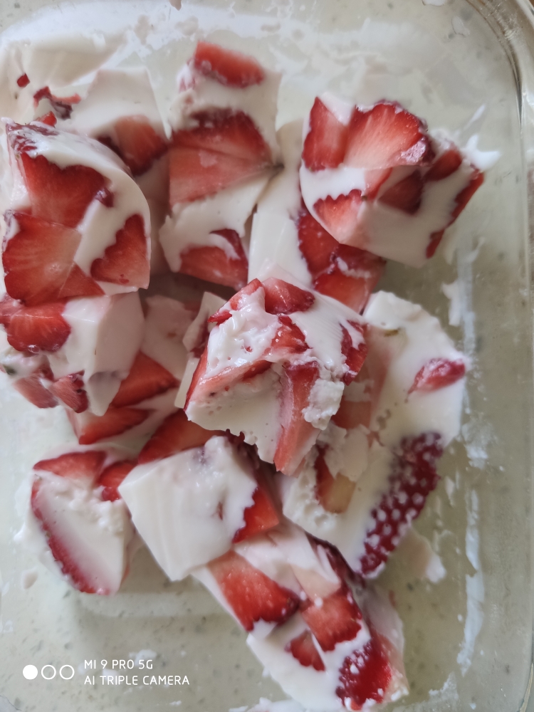草莓酸奶果冻的做法 步骤6