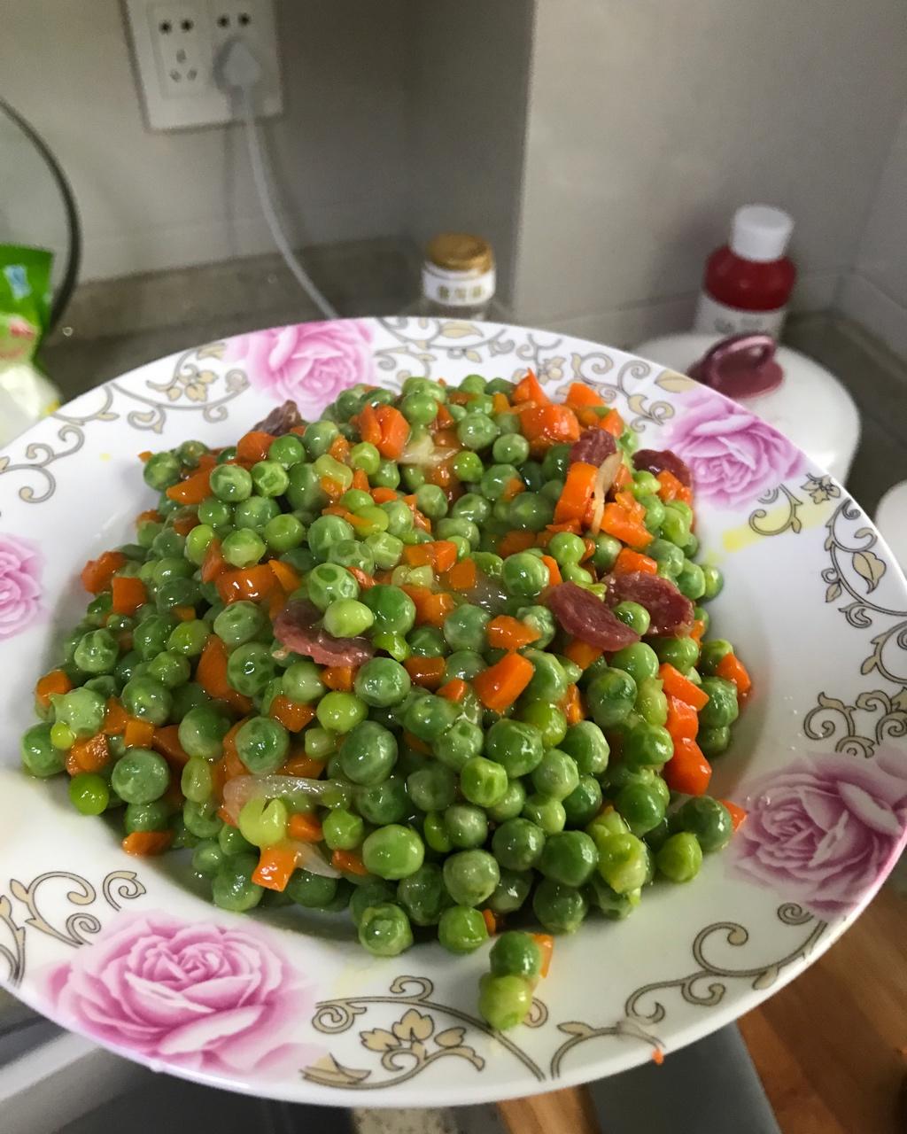 青豆炒腊肠