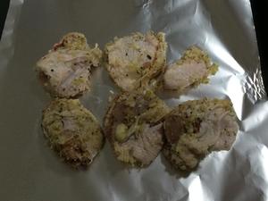 《昨日的美食》之香草面包粉烤鸡的做法 步骤4