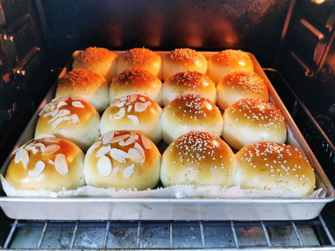 牛奶红豆小餐包