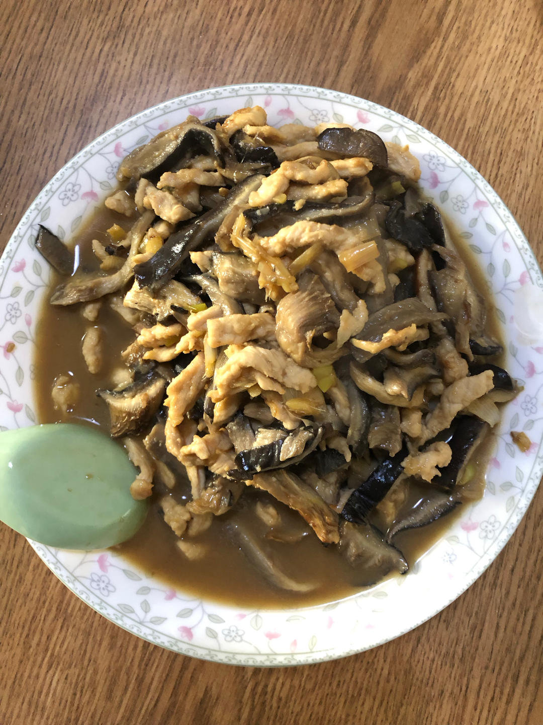 平菇炒肉