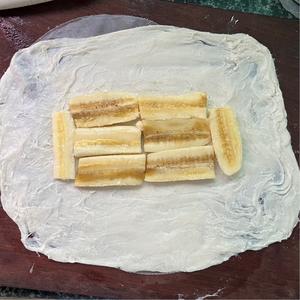 10分钟平底锅爆浆香蕉饼🍌也太好吃了！的做法 步骤2