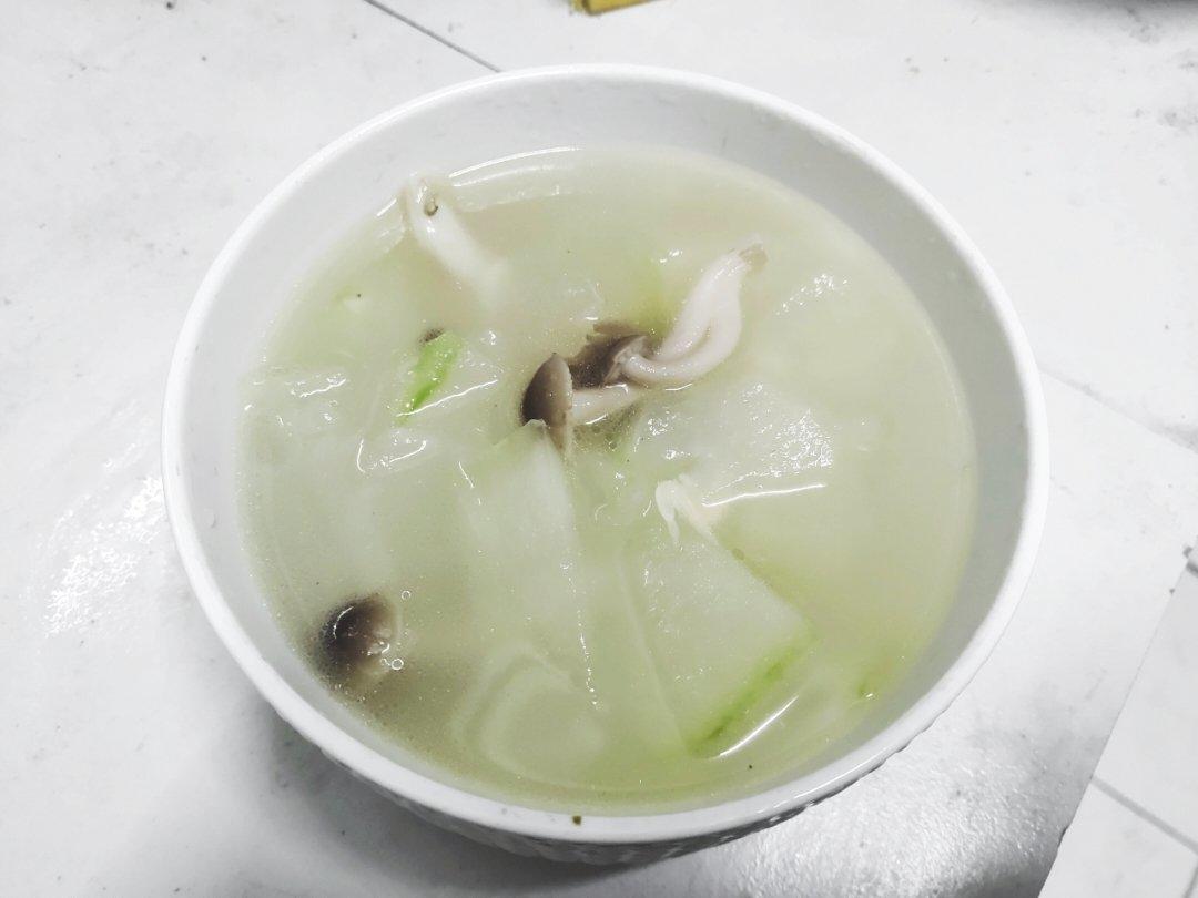 不建议大家尝试，这碗味道超鲜的冬瓜虾皮汤我要自己独享！