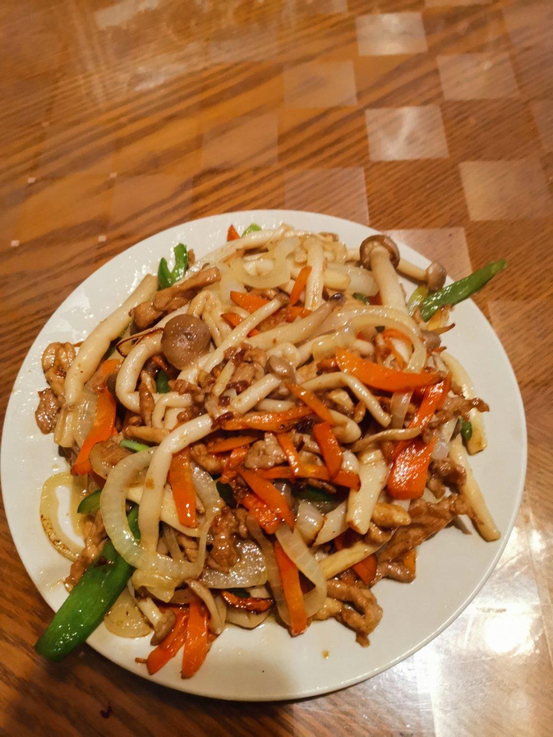 黑椒蟹味菇炒肉