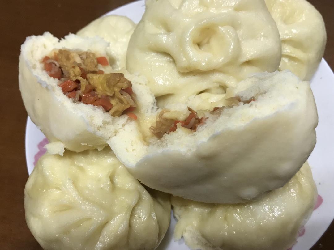 胡萝卜木耳鸡蛋素包子