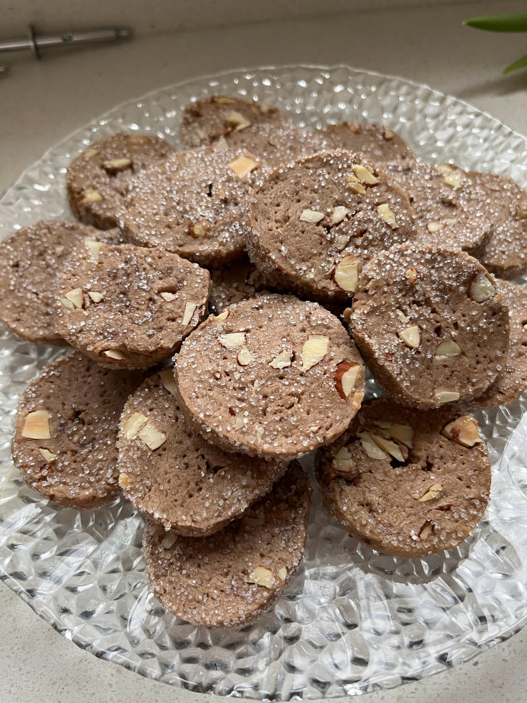 咖啡杏仁曲奇饼干，酥脆好吃，简单好做