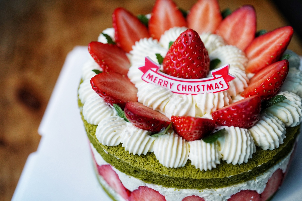 圣诞草莓抹茶慕斯蛋糕