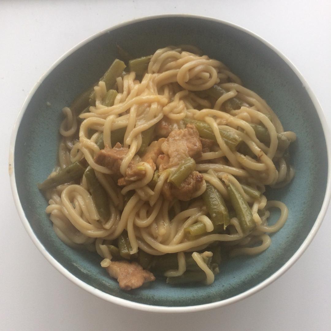 【豆角焖面】