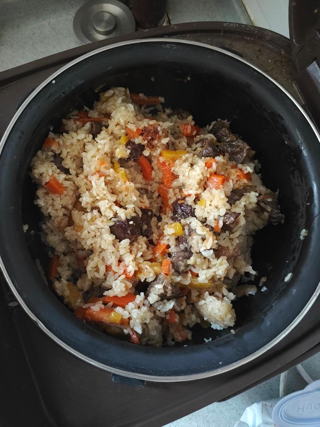 新疆羊肉抓饭（不糊底电饭煲版）