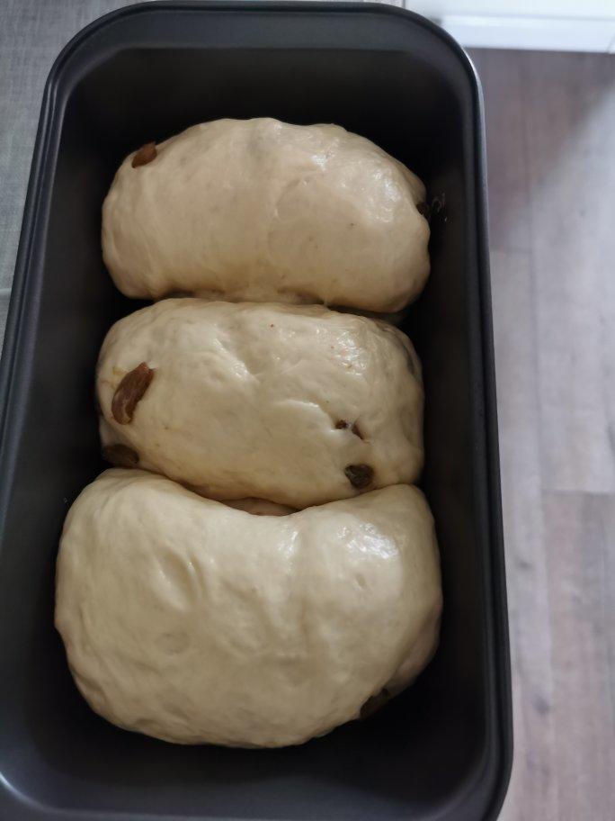 我最近每天做一个的葡萄干吐司，真的超松软好吃！