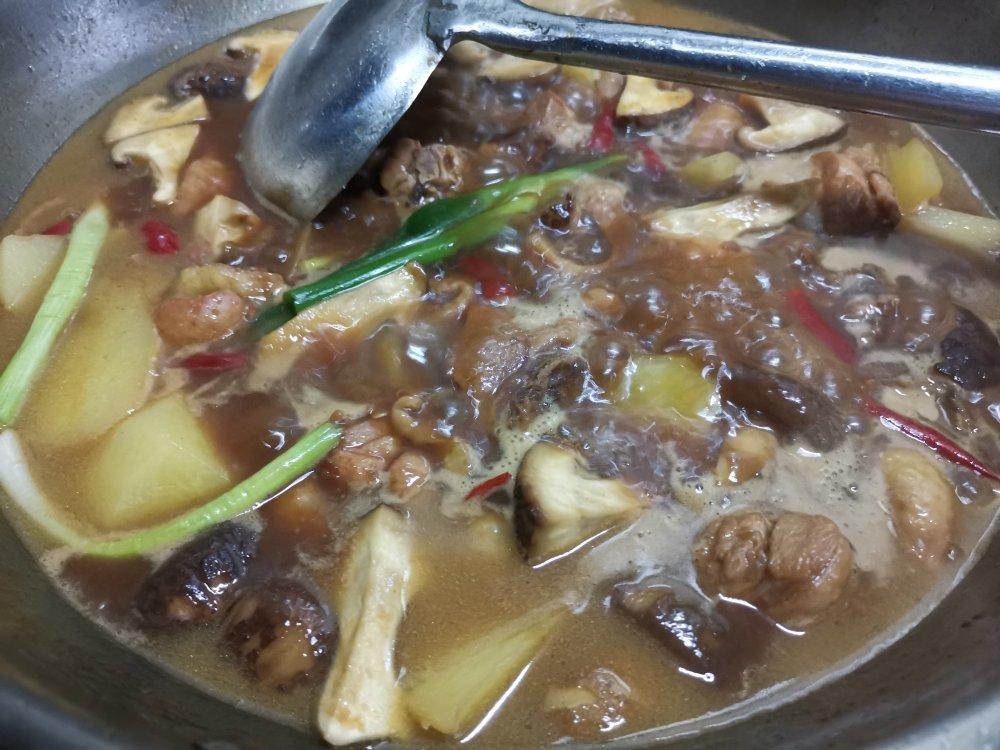 土豆黄焖鸡