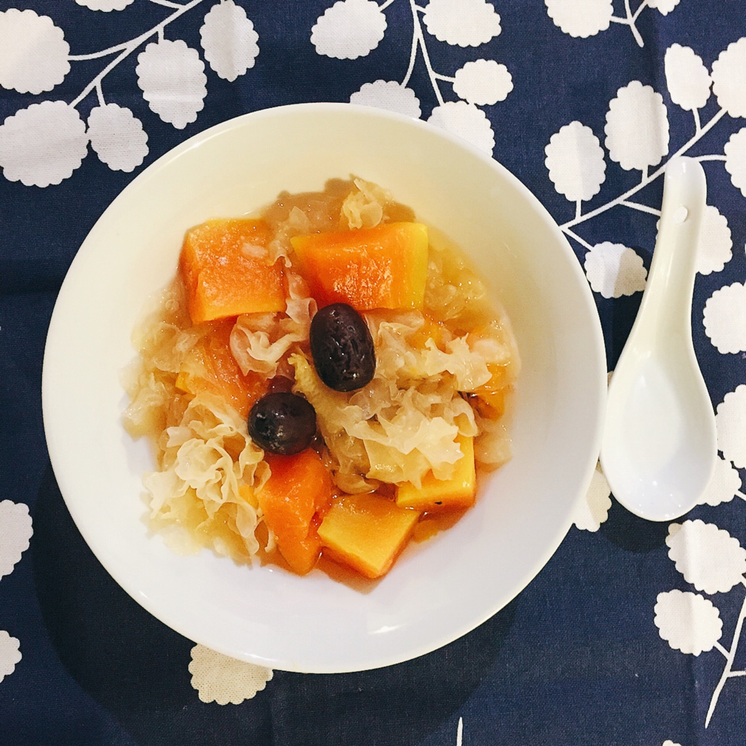 红枣木瓜银耳汤