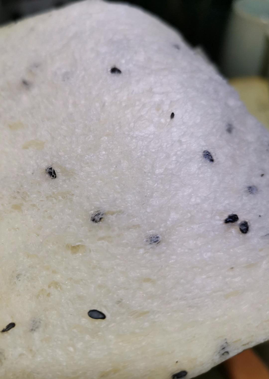 咸盐黑芝麻吐司