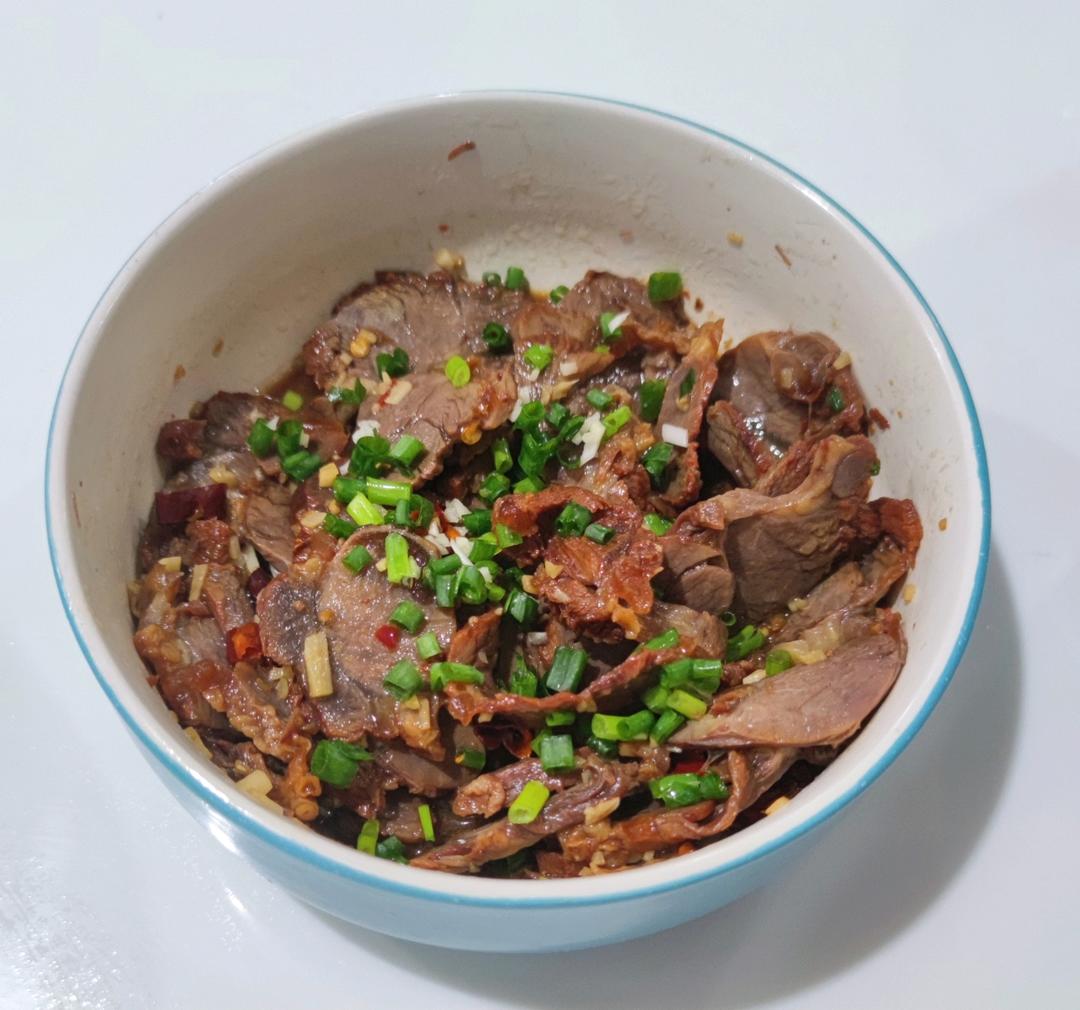 凉拌卤牛肉